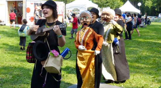 Fer de lance du virage «festival» qu'entend prendre le Domaine, le Festival de marionnettes connaît un beau succès de foule depuis trois ans.