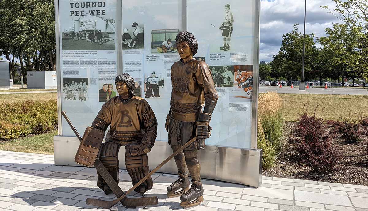 Bronzes de Manon Rhéaume et Sylvain Côté, hommage aux bénévoles du Tournoi International de Hockey Pee-Wee