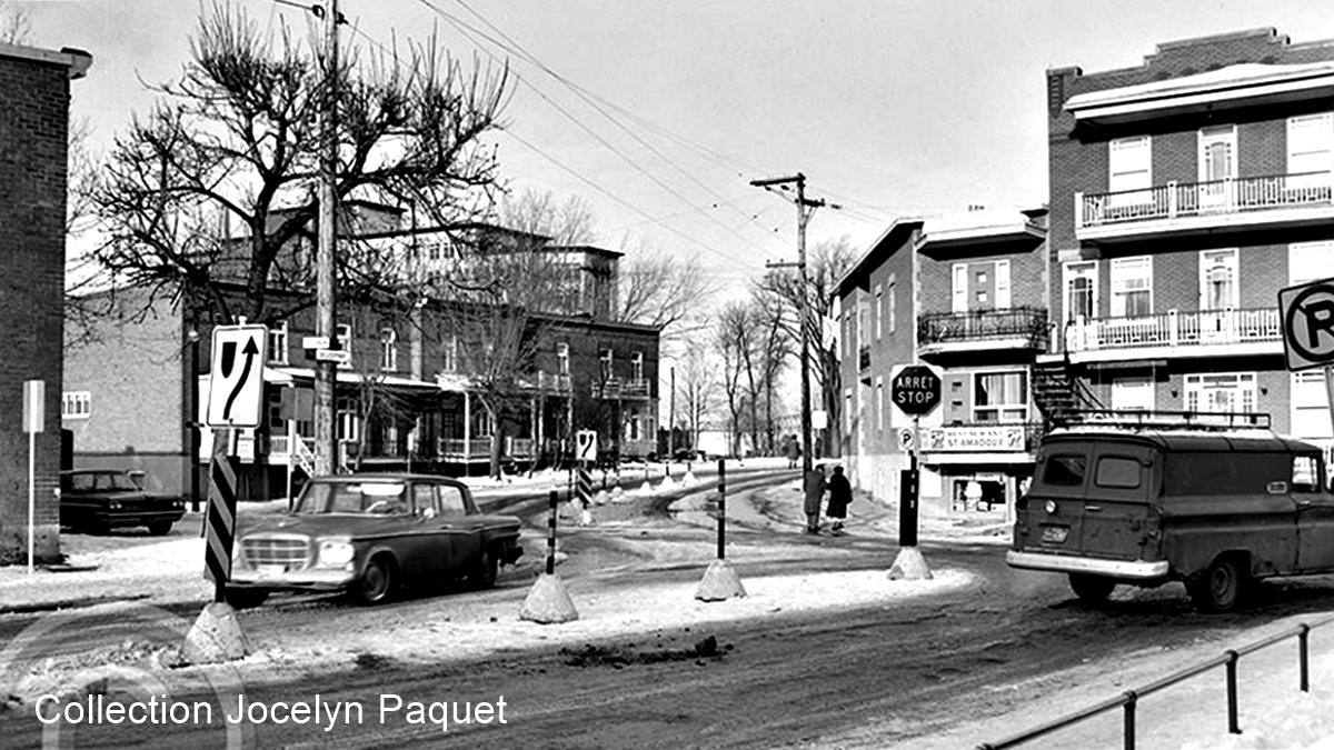 La rue de l'Espinay en 1966, vue en direction nord, avant l'agrandissement de l'hôpital Saint-François-d'Assise