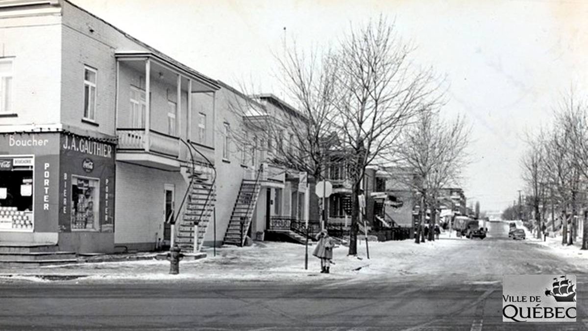 Une vue en direction nord-ouest sur l'avenue de la Ronde à partir du chemin de la Canardière le 24 janvier 1956.