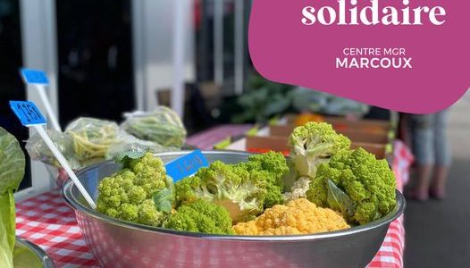 Le marché solidaire : fruits et légumes à prix mini
